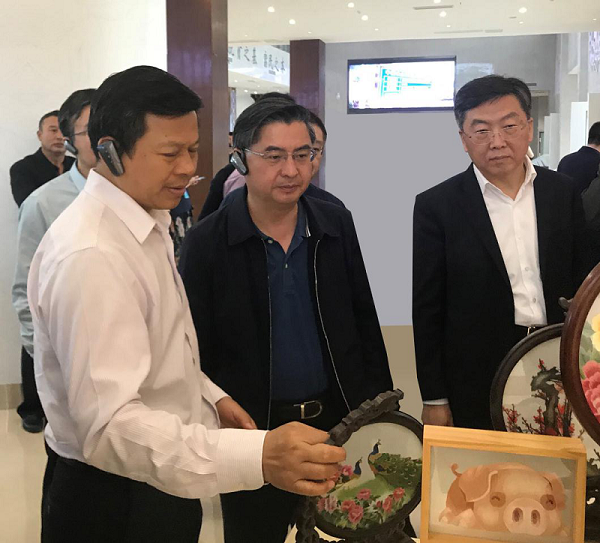 中國華融參加中央金融單位定點(diǎn)幫扶助力鄉(xiāng)村振興推進(jìn)會   獲評金融單位定點(diǎn)扶貧先進(jìn)集體、先進(jìn)個人